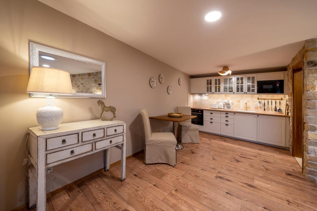 Prague West - Studio Chyne Terrace Екстериор снимка