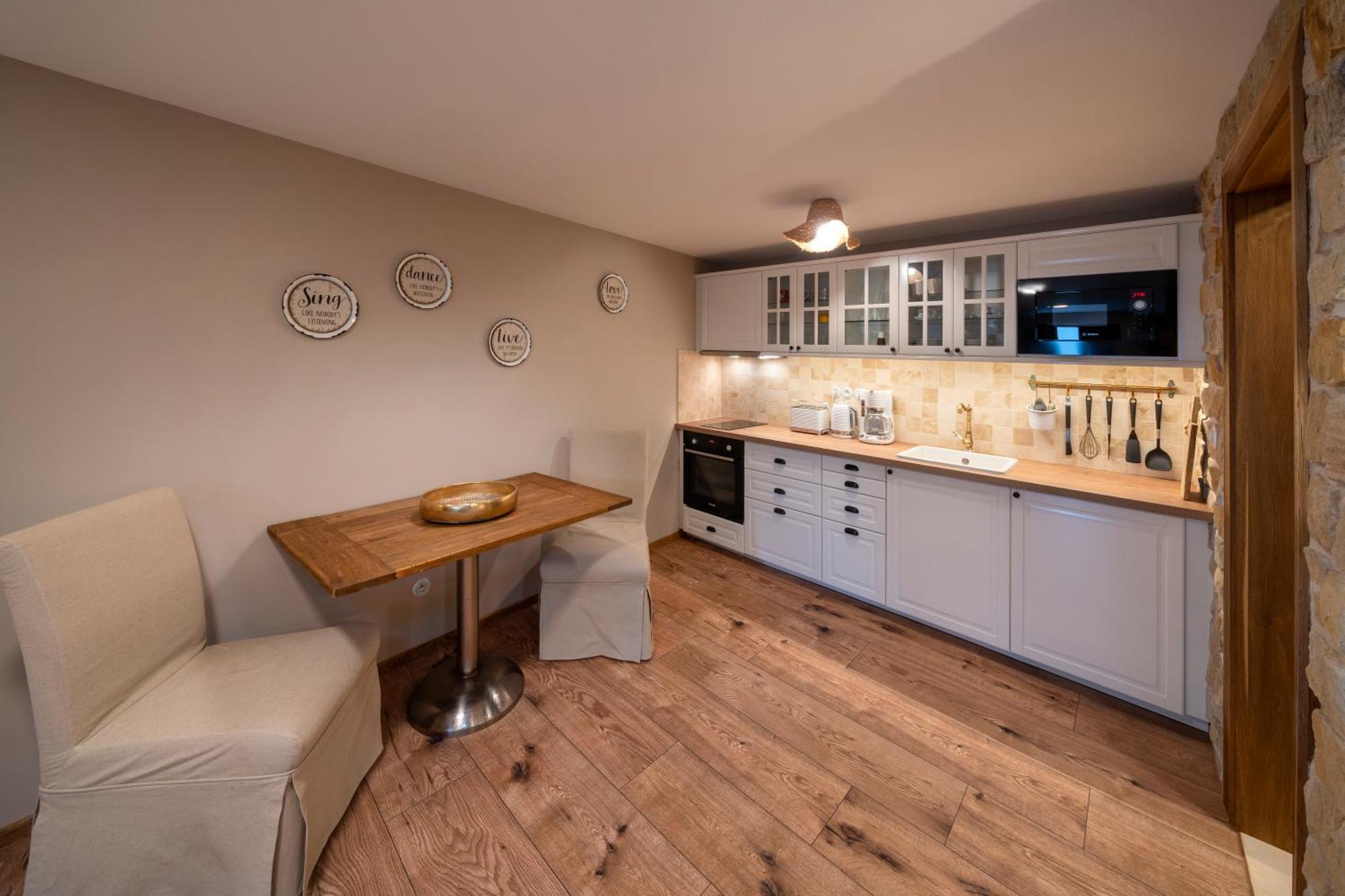 Prague West - Studio Chyne Terrace Екстериор снимка