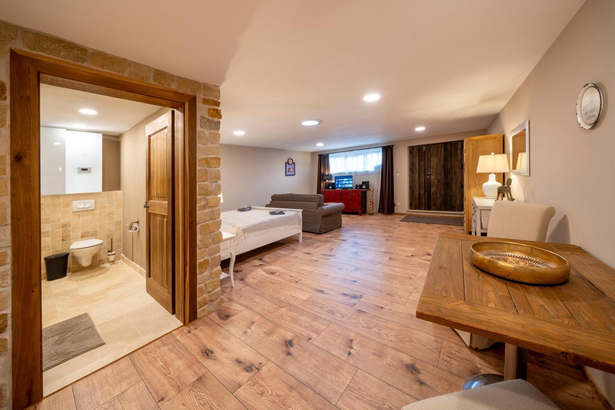 Prague West - Studio Chyne Terrace Екстериор снимка